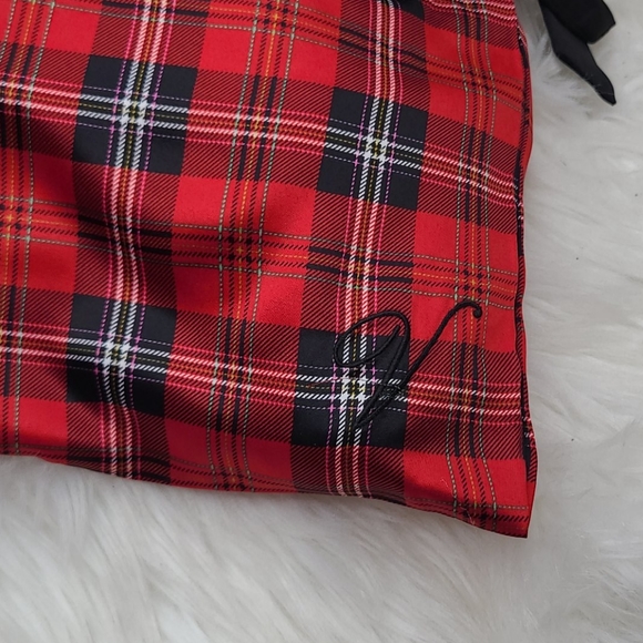 VICTORIA'S SECRET Signature Satin Slipper - Picture 5 of 11